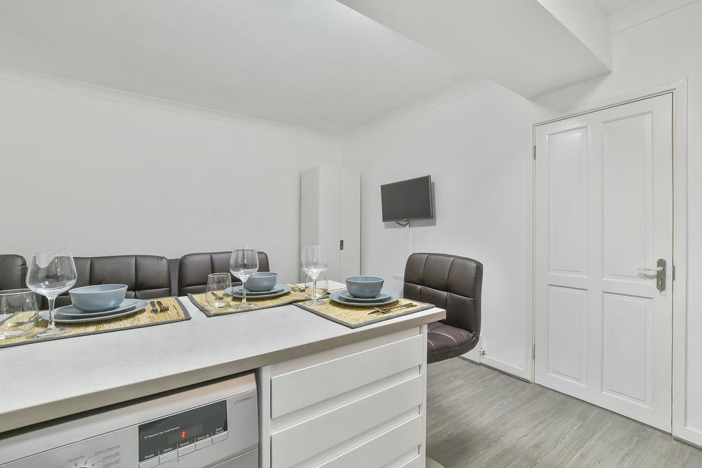 Sachin'S 2 Bedrooms Apartment ลอนดอน ภายนอก รูปภาพ